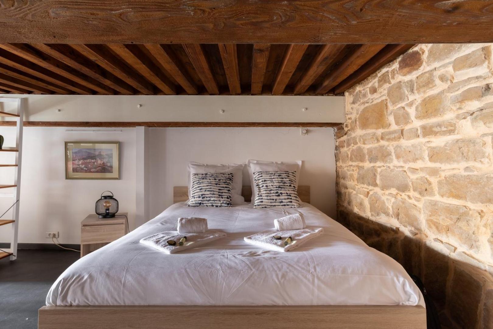 Guestready - Le Duplex Des Pentes Lejlighed Lyon Eksteriør billede